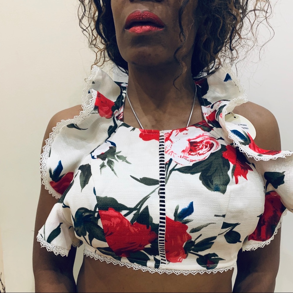 AKIRA Crop Floral top